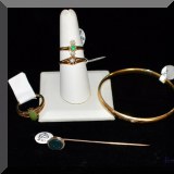 J01. Gold jewelry.